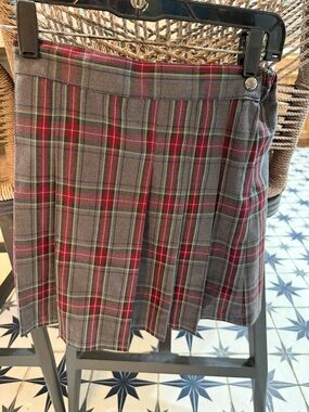 Girls Plaid Pleated Mini Skirt in Gray and Red